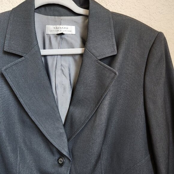 Tahari Blazer Women Size 16 Large Gray Stretch Knit 3 Buttons Modern Cut - Picture 2 of 13